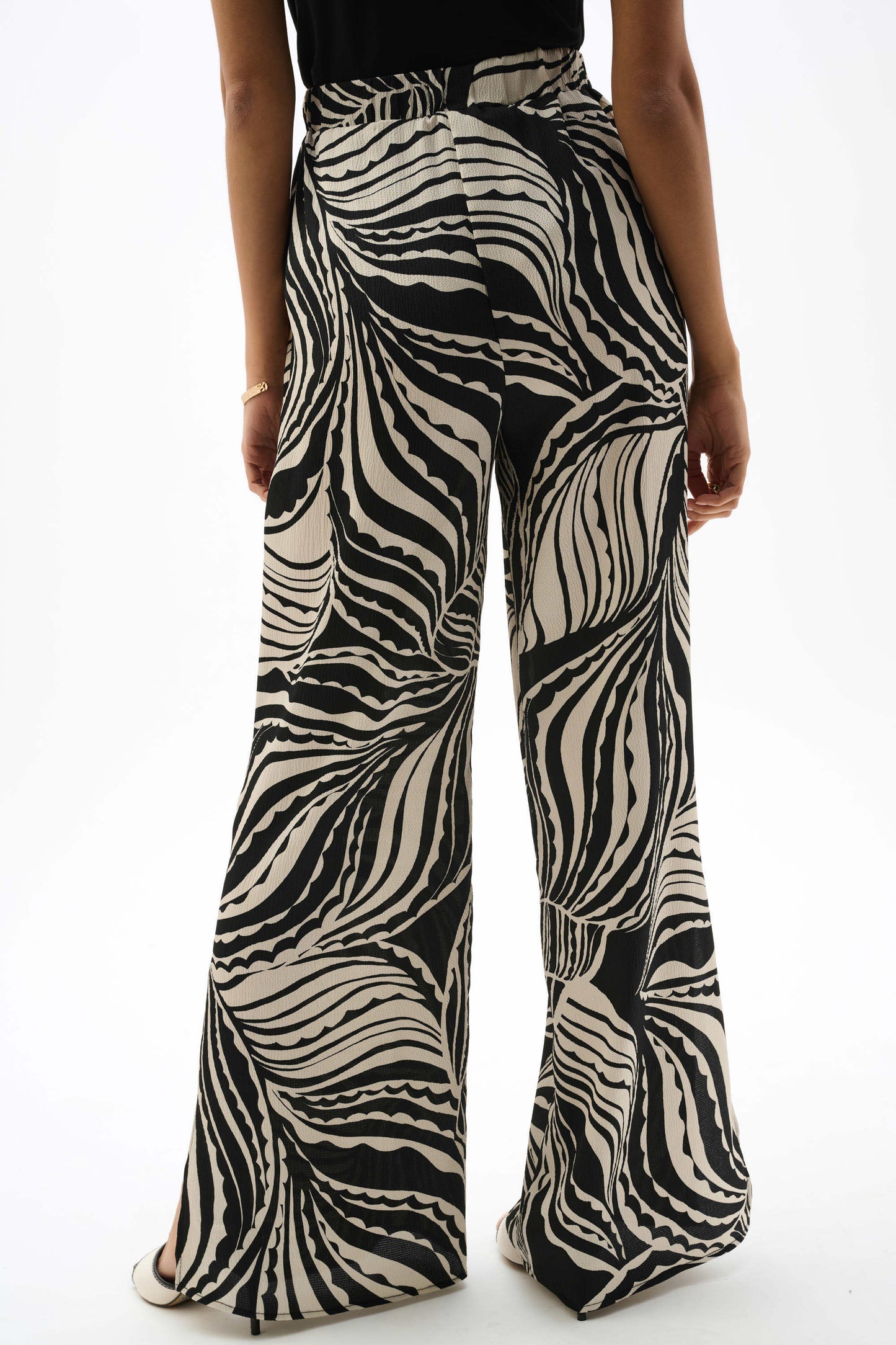 Joseph Ribkoff Bubble Satin Abstract Print Wide Leg Pants With Side Slits - Sizes: 8 10