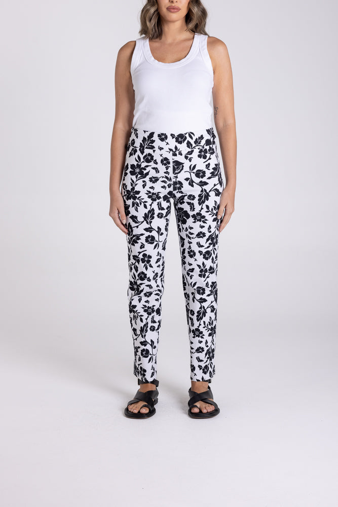 Two-T's "Audrey Print" 7/8 Pant Black/White Floral - Size: 14