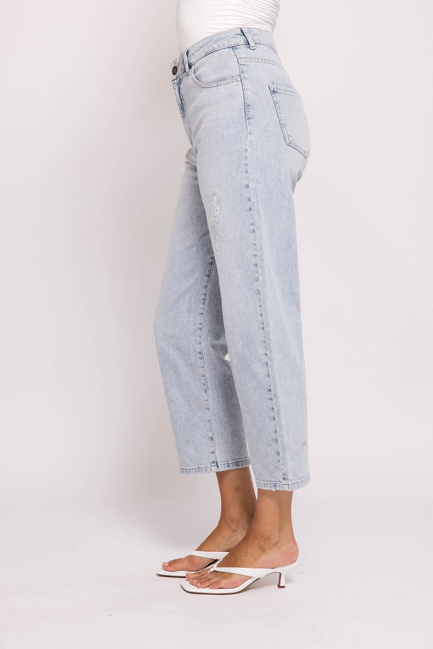 Zhrill "ZHIZA" Barrel Leg Jean - Distressed Denim - Sizes: 28(10) 29(11) 30(12) 31(13) 32(14)