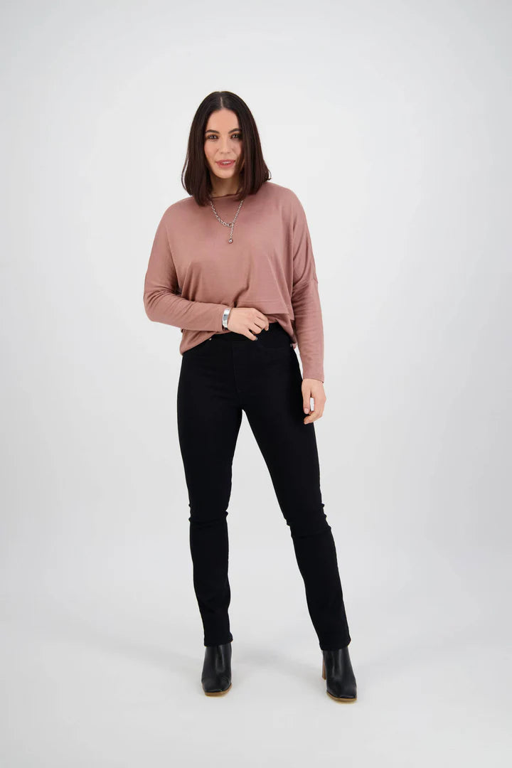 Vassalli    Slim Leg Jean    -    Black    -    Sizes:  8 10 12 14 16