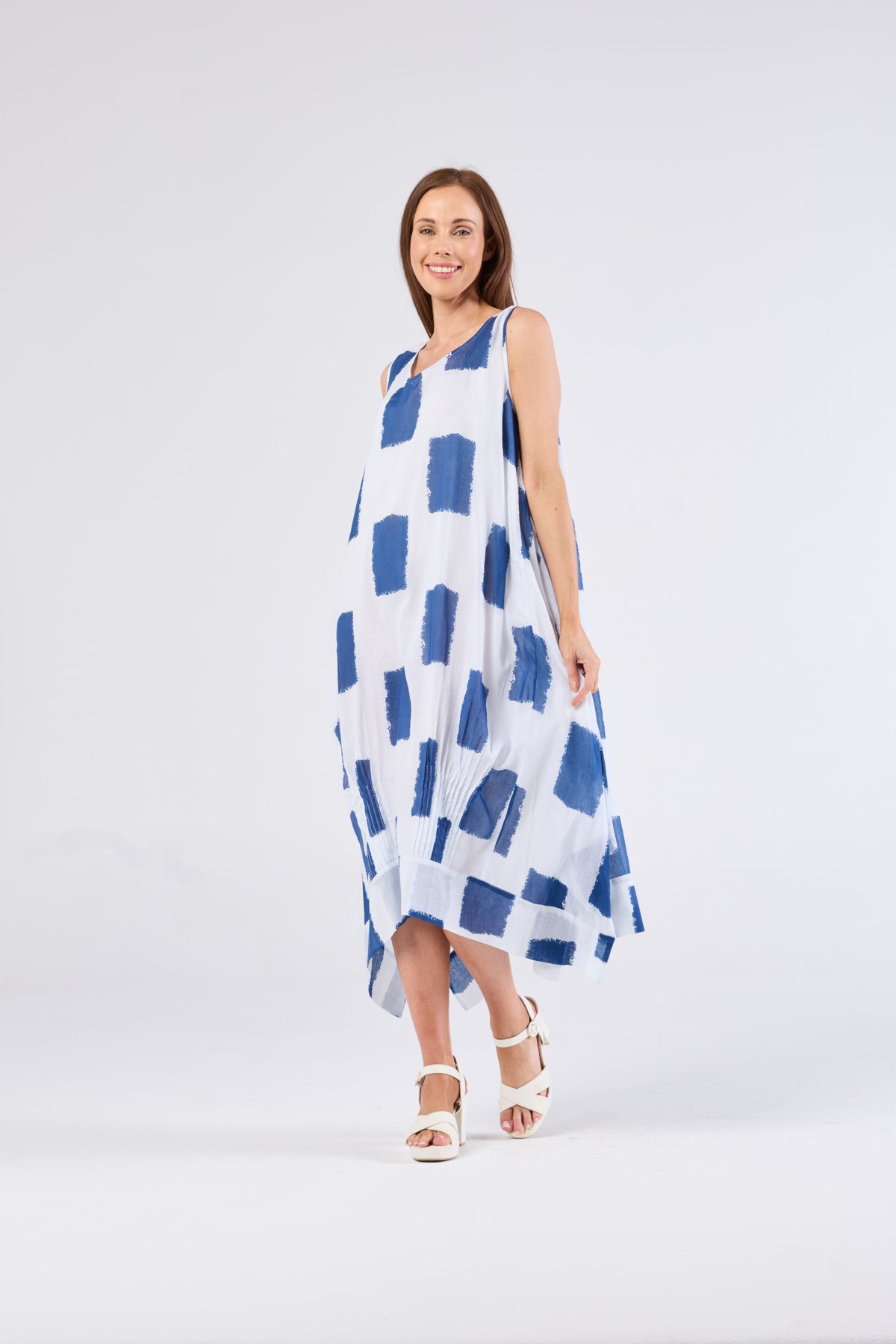 Au Hasard D'un Voyage White With Blue  Squares Sleeveless Dress With Pleat Detail Hem - S M