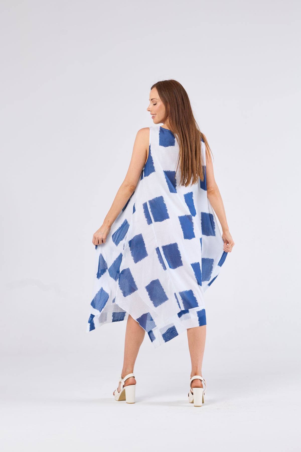 Au Hasard D'un Voyage White With Blue  Squares Sleeveless Dress With Pleat Detail Hem - S M