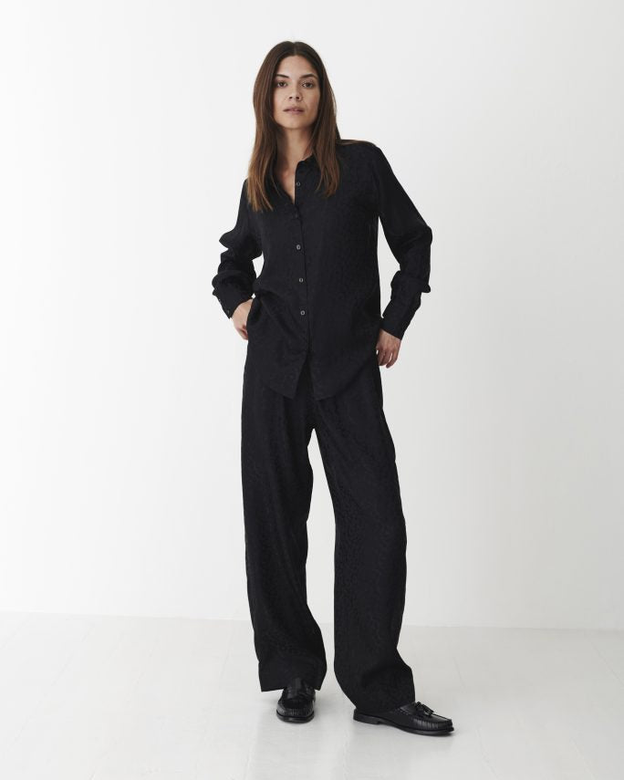 Karmamia "Alma Shirt" – Black Leo Silk - Sizes: M L