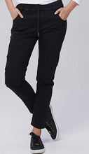 Load image into Gallery viewer, SALE  New London Jeans  &quot;Dundee&quot; Hybrid Jogger Pant Black - Size:  XS