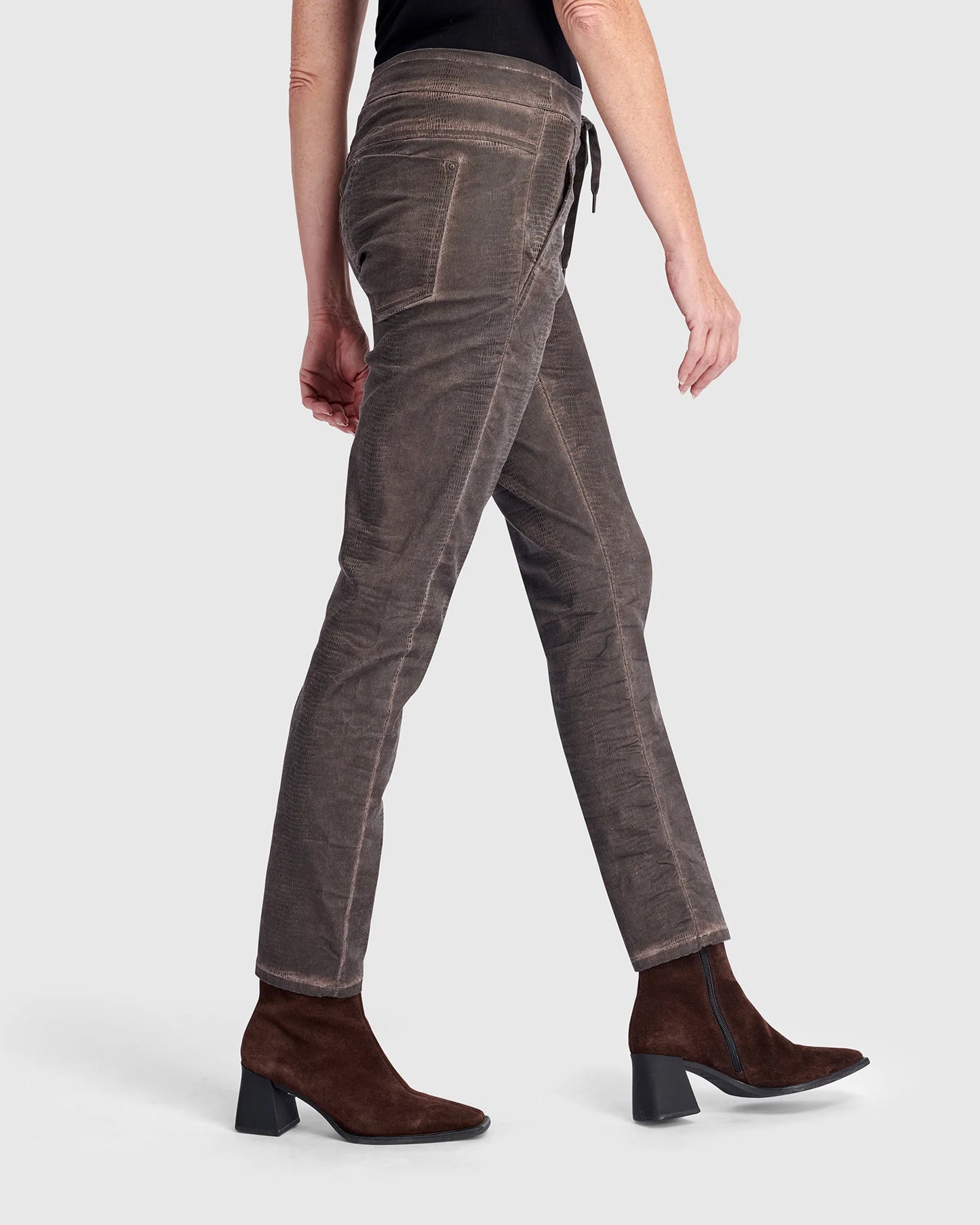 Alembika Washed Iconic Stretch Jeans - Brown - Sizes: M(2) L (3)