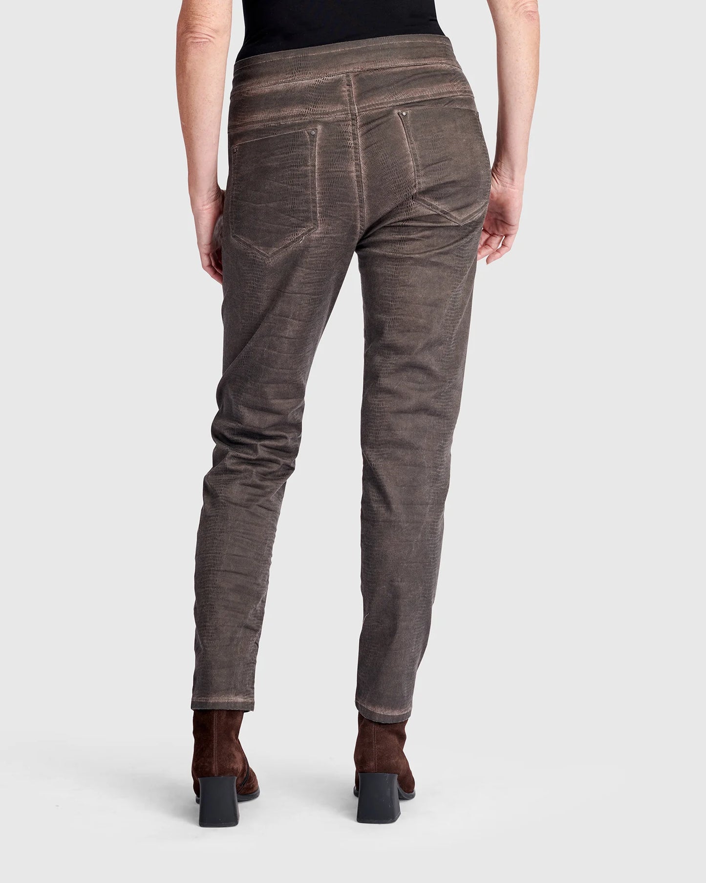 Alembika Washed Iconic Stretch Jeans - Brown - Sizes: M(2) L (3)