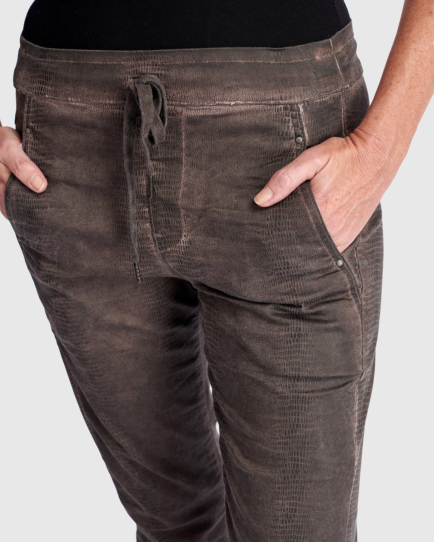 Alembika Washed Iconic Stretch Jeans - Brown - Sizes: M(2) L (3)