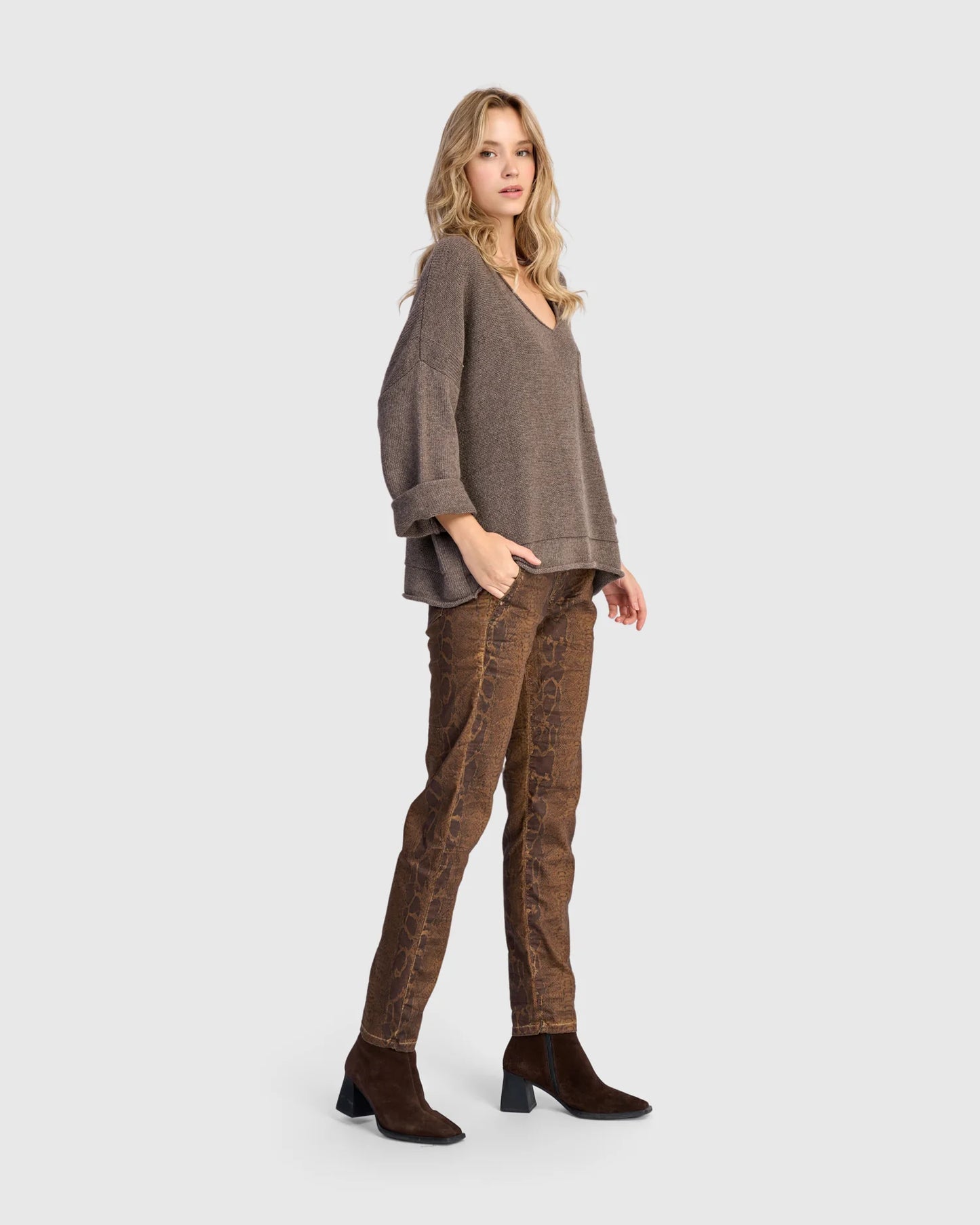 Alembika Basic Pullover Sweater - Brown - Sizes: S M