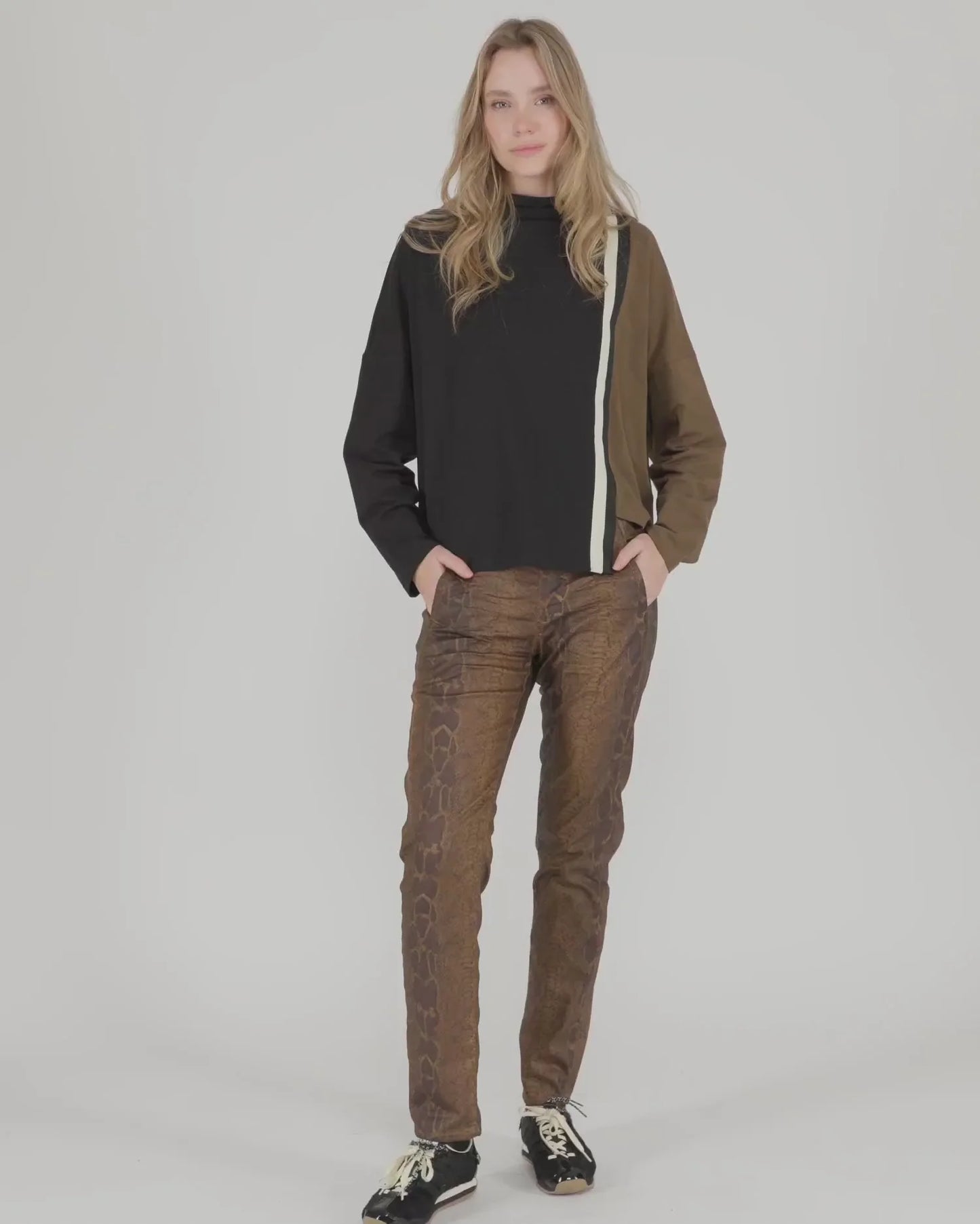 Urban By Alembika Urban Trackside Popover Top - Black/Khaki Mix - Sizes: L XL