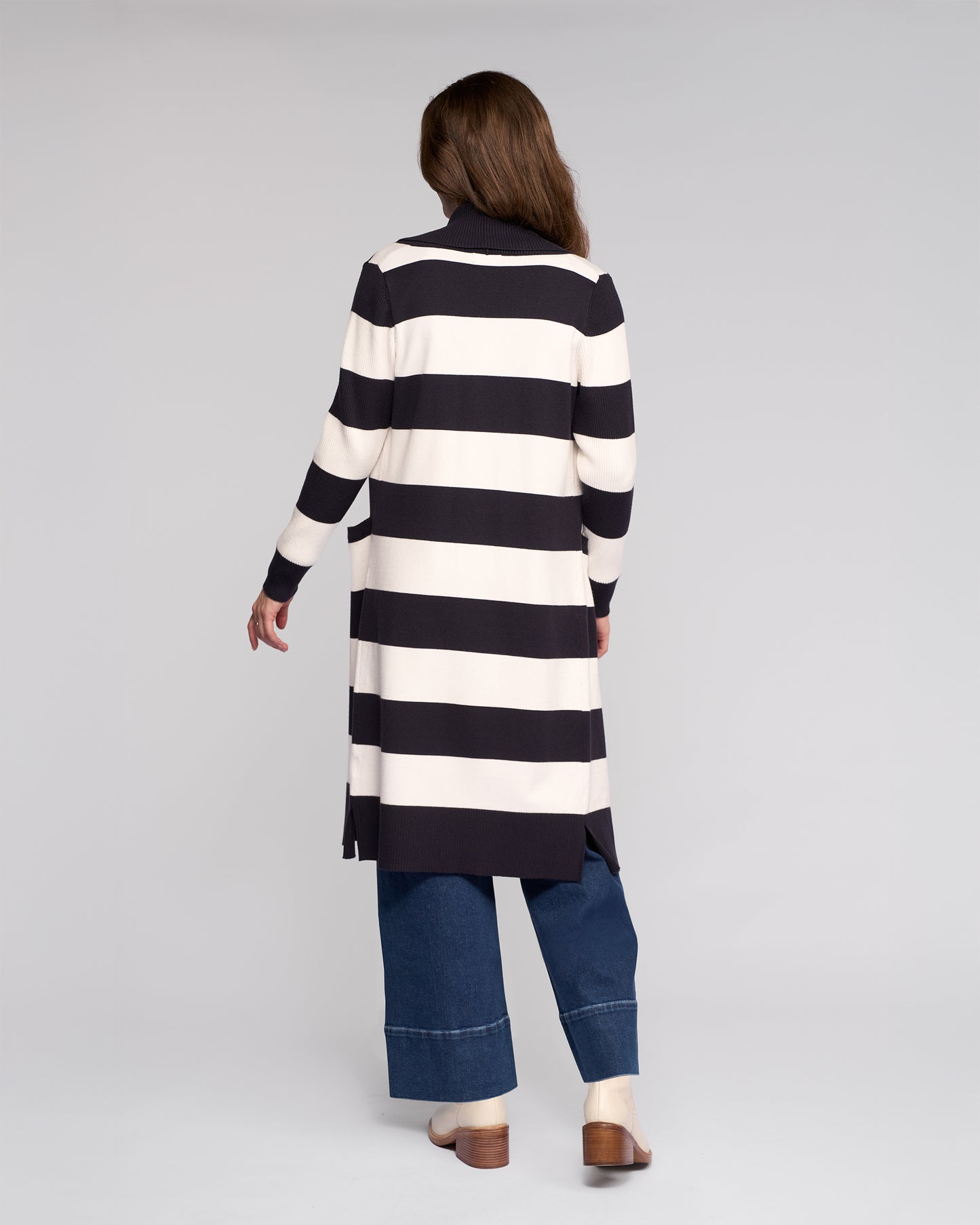 Vassalli "Downtown Cardi" - Ink/Winter White - Sizes: XS S M L