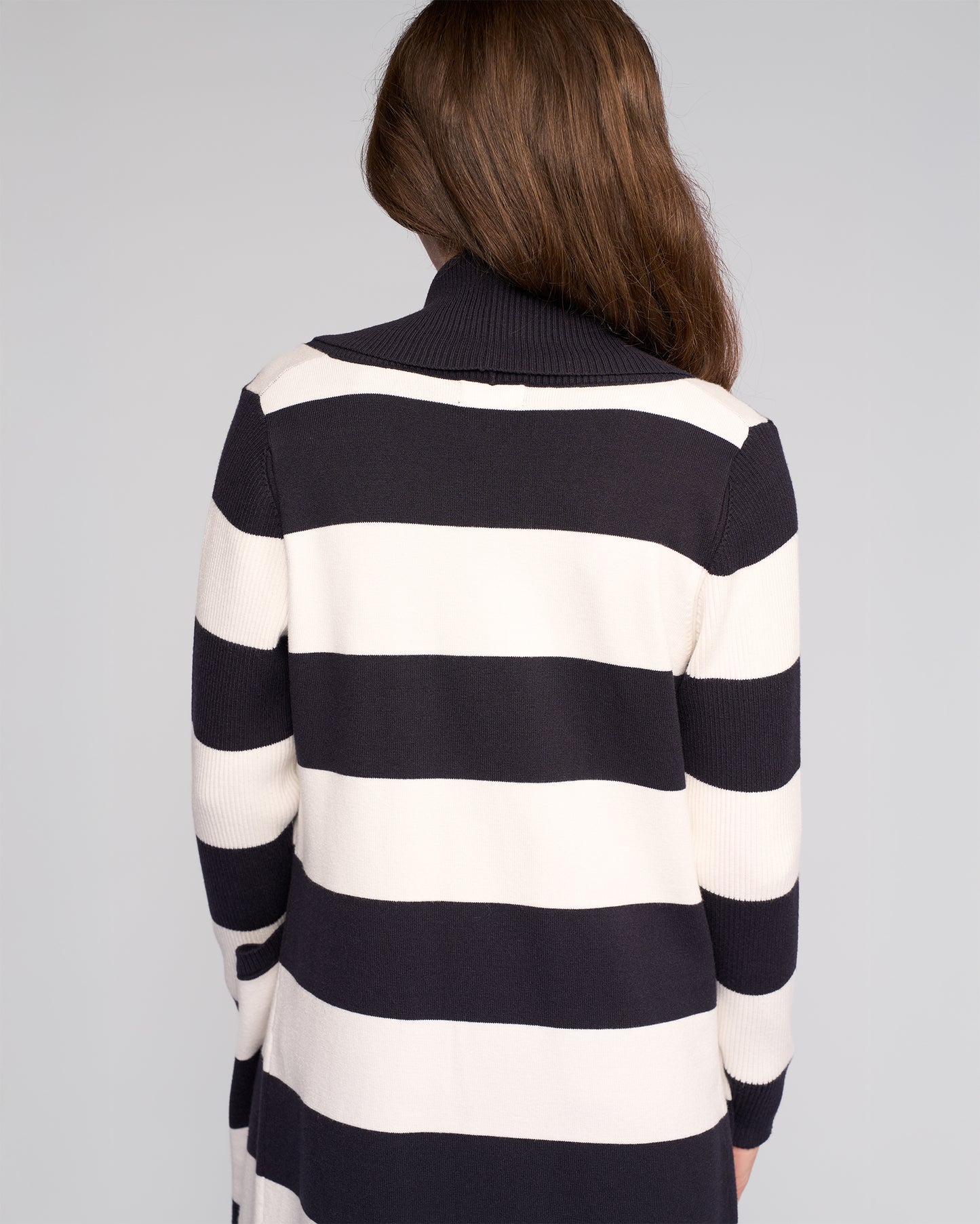 Vassalli "Downtown Cardi" - Ink/Winter White - Sizes: XS S M L