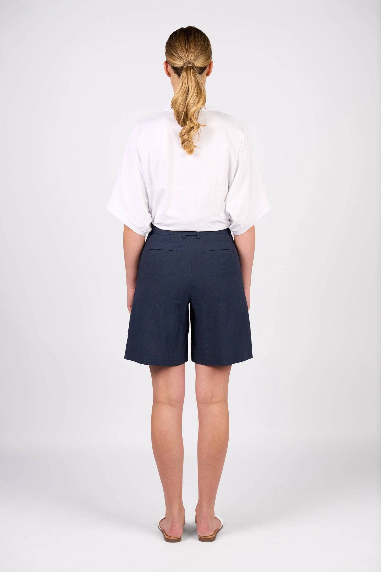 Vassalli Wide Leg Short - Ink- Sizes: 8 10 12 14