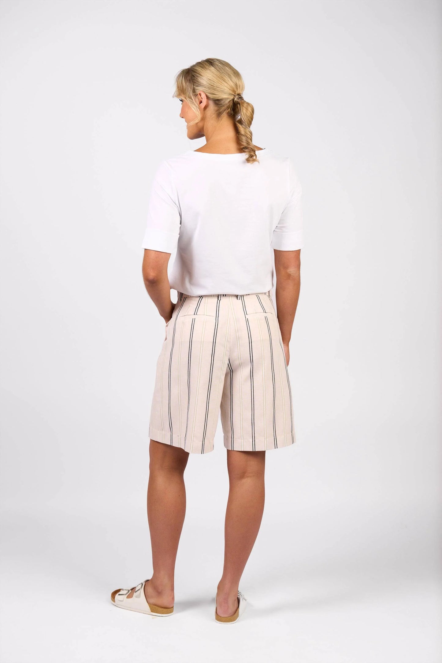 Vassalli    Wide Leg Short  -  Safari   -   Sizes: 8