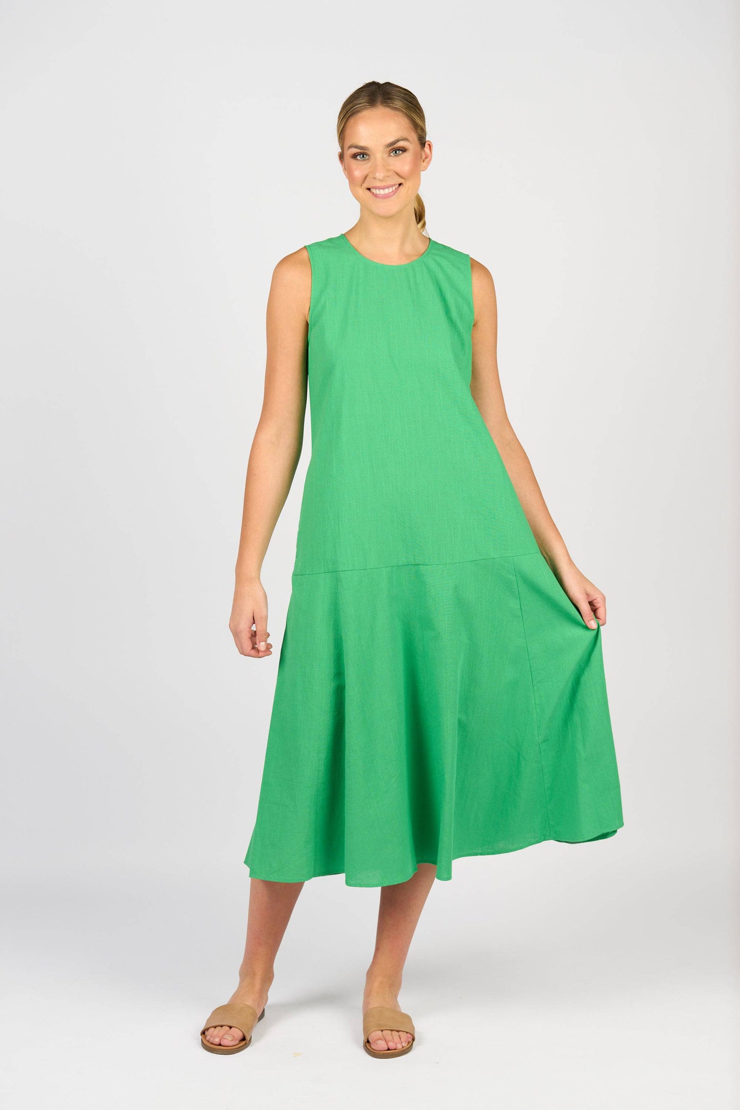 Vassalli    Sleeveless Dress    Clover   -   Sizes:  8  10  18