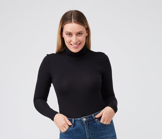 Tani Turtle Neck.     Black.      Size: 18